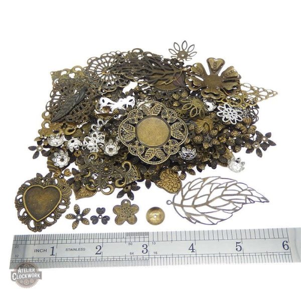 Pendentif créatif dans le style steampunk vintage