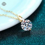 Élégant pendentif moissanite pour un look unique
