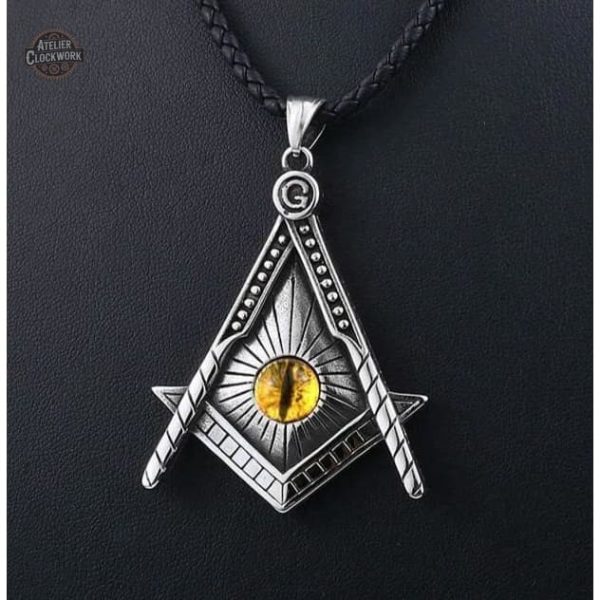 Pendentif Conspiracy, accessoire dandy pour audace masculine