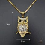 Hibou doré au style steampunk élégant