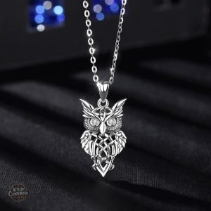 Hibou argenté en design steampunk pour femme