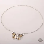 Pendentif femme papillon, accessoire steampunk unique