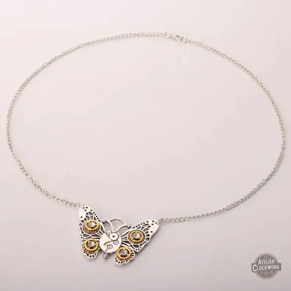 Pendentif femme papillon, accessoire steampunk unique