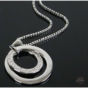 Bijou steampunk unique avec design en cercle