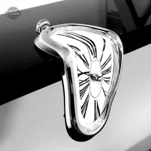 Pendule Dali, horloge rétro-futuriste unique en son genre