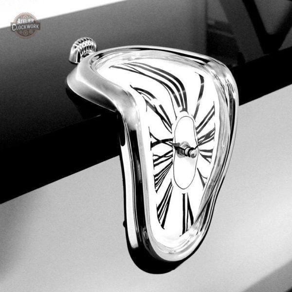 Pendule Dali, horloge rétro-futuriste unique en son genre