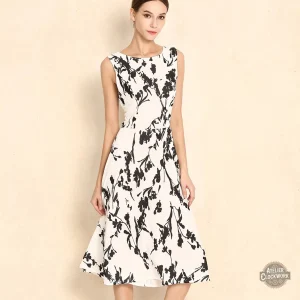 Robe steampunk femme élégante avec motifs floraux