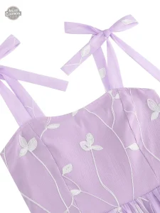 Robe brodée à bretelles pour tenue unique