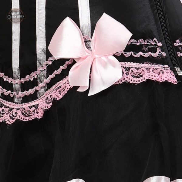 Tenue Steampunk féminine avec corset rose et noir