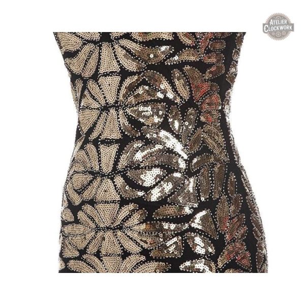 Robe chic inspirée du gothique, alliant passé et futur