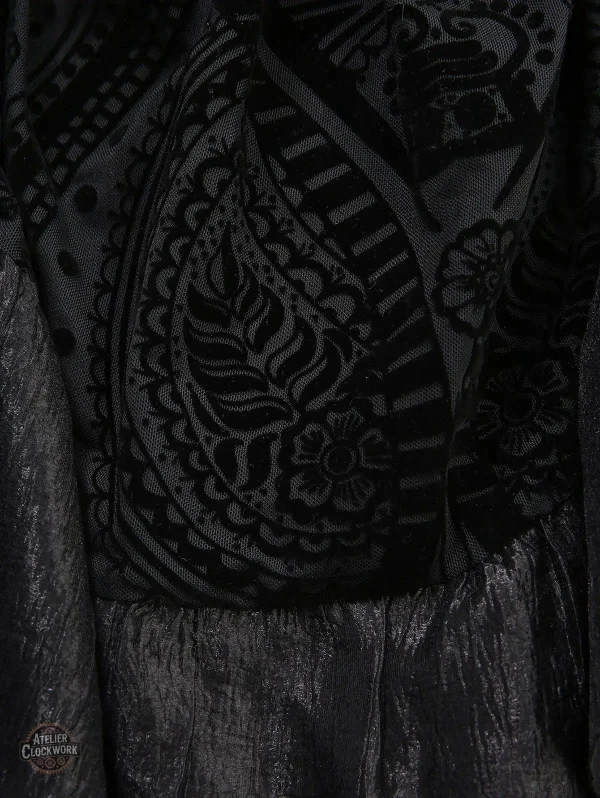Robe à volants, design nocturne unique