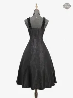 Robe élégante alliant gothique et steampunk