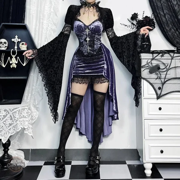 Élégante robe violette à dentelle pour un look steampunk