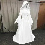 Mode féminine gothique, robe longue