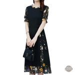 Vêtement steampunk féminin avec motifs floraux