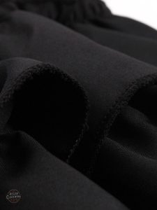 Élégance sombre avec cette robe noire gothique