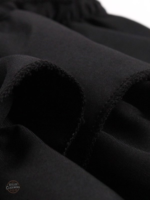 Élégance sombre avec cette robe noire gothique