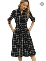 Robe gothique noire à motifs carrés pour un style affirmé