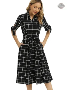 Robe gothique noire à motifs carrés pour un style affirmé