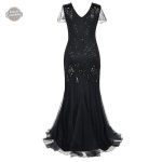Détails en dentelle sur robe noire élégante