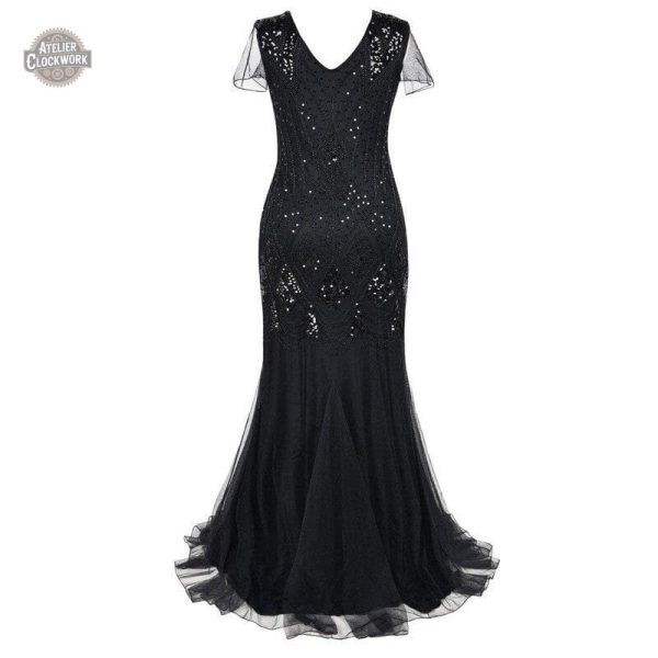 Détails en dentelle sur robe noire élégante