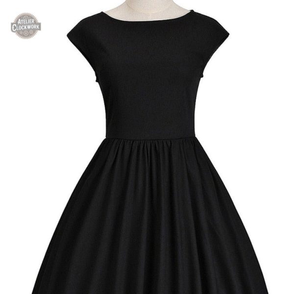 robe-noire-femme-1 Robe noire femme gothique élégante en style steampunk