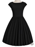 Robe noire avec design gothique et accents steampunk
