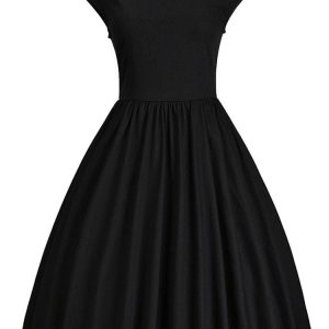 Robe noire avec design gothique et accents steampunk