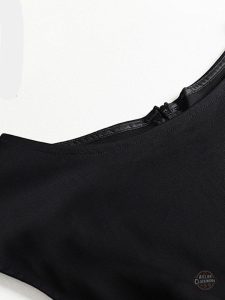 Robe féminine noire, parfaite pour un look gothique