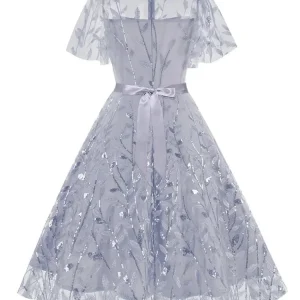 Robe longue en dentelle pour un look victorien