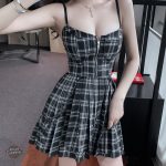 Tenue Steampunk femme, robe à carreaux rouge classique