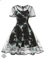 Robe Victorienne bleue avec touches de couleur
