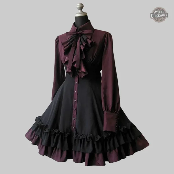 Tenue bordeaux et noire, esprit victorien