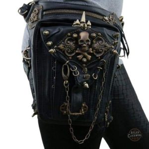 Sac banane Gothique en cuir avec chaînes décoratives