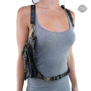 Accessoire gothique femme, sac banane en cuir