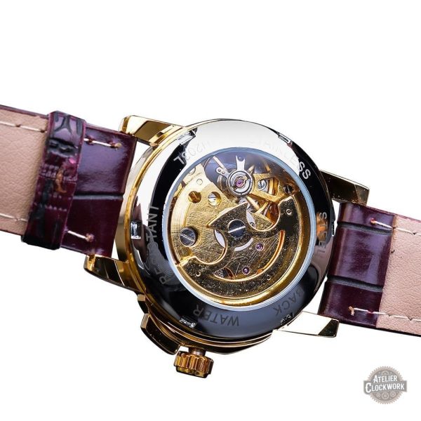 Montre squelettique inspirée du style steampunk