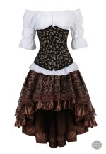 Ensemble pirate femme alliant vintage et futurisme