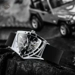 Montre homme au mécanisme squelette innovant